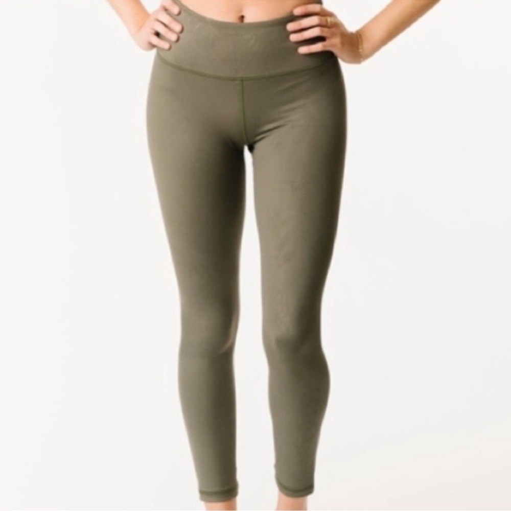 Zyia Forest Foliage Light n Tight 7/8 Leggings